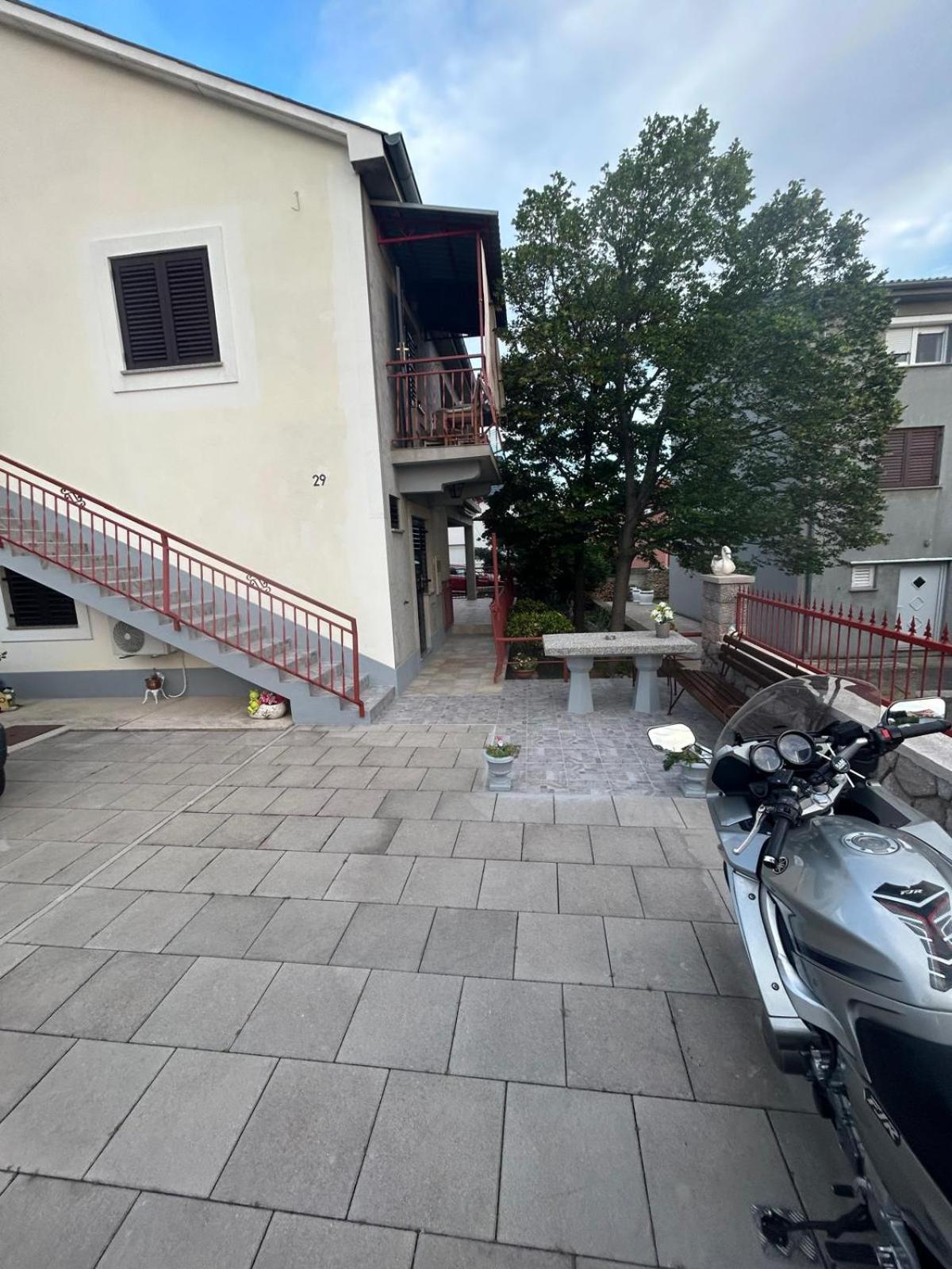 Apartmani Mate Vrban Karlobag Exterior foto